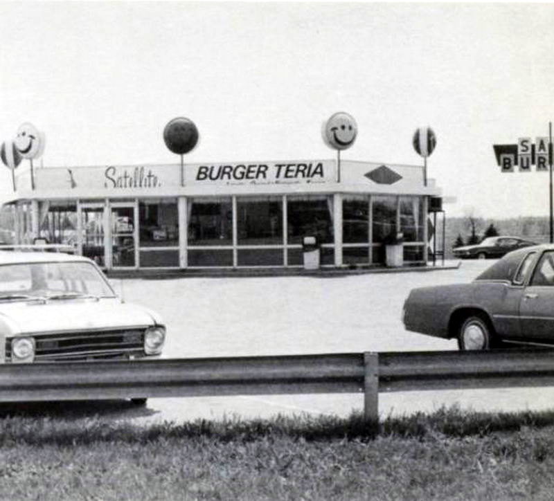 Satellite Burgerteria (Schwarzs Chuck Wagon, Charlies Chuck Wagon) - 1975 Yearbook Photo (newer photo)